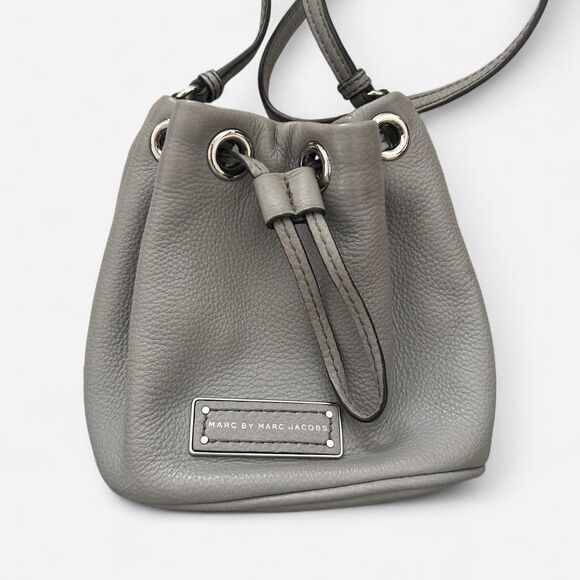 Marc by Marc Jacobs Grey Leather Mini Bucket Crossbody Bag – Minimalist It-Girl - Picture 2 of 7